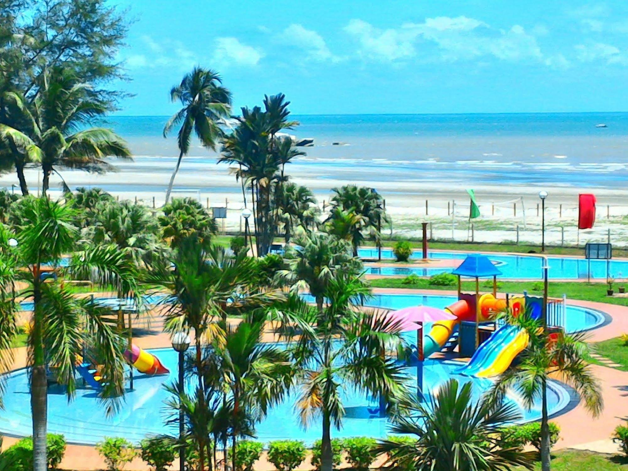 De Rhu Beach Resort Kuantan Eksteriør bilde